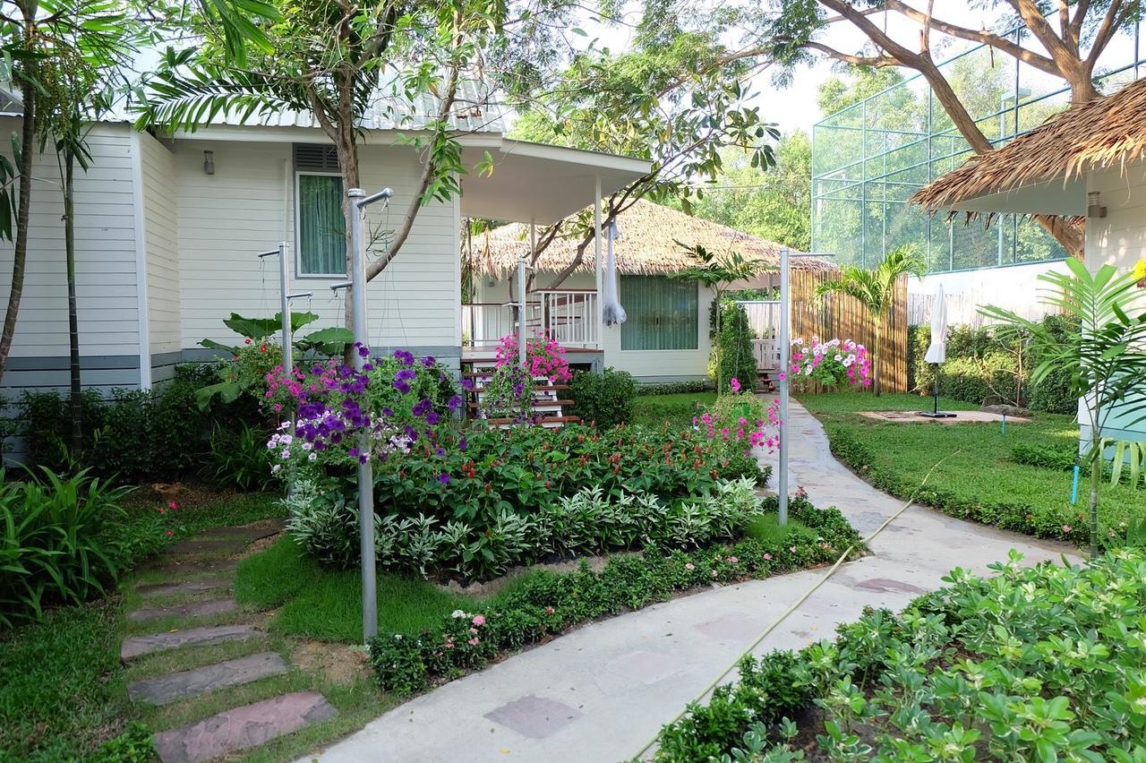 Aquna Huahin Resort Extérieur photo